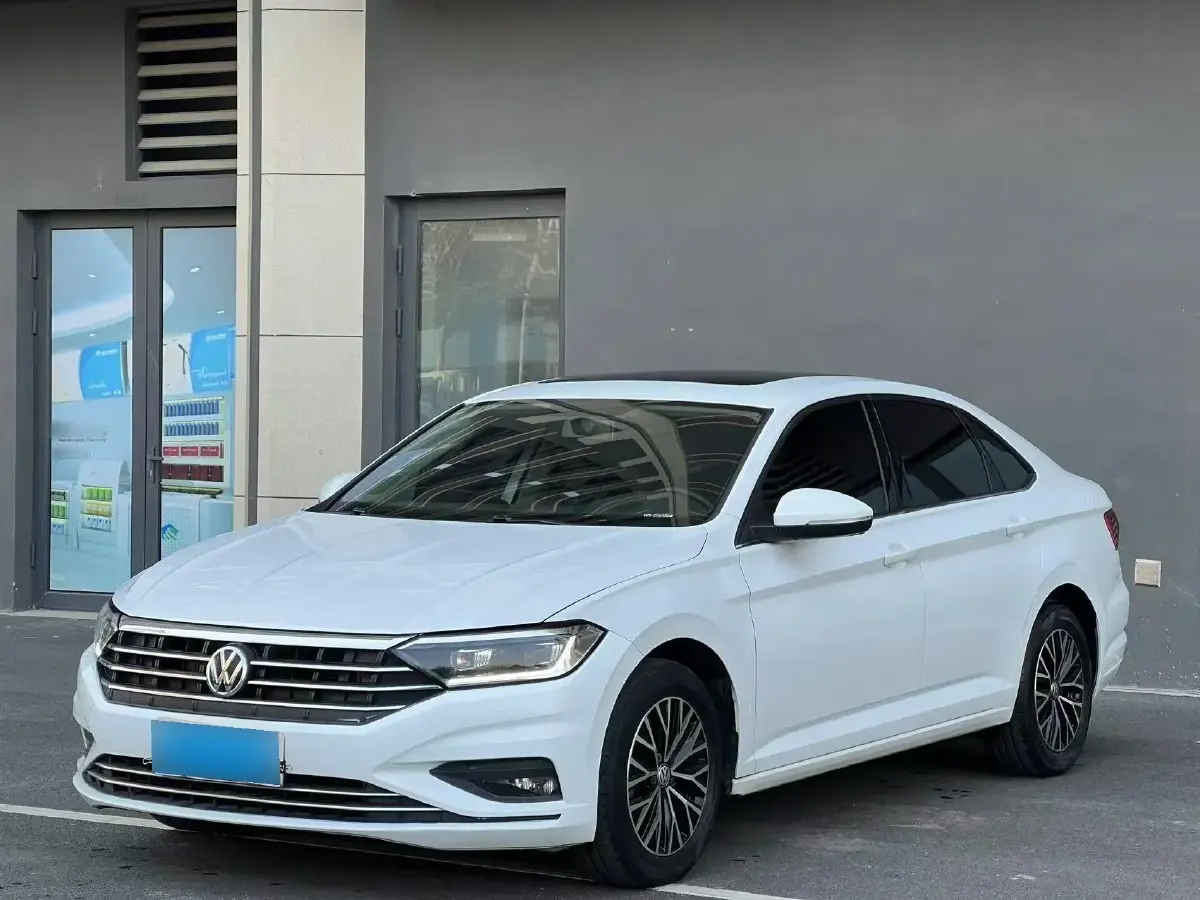 2019 Volkswagen Sagitar 1.2T 116HP L4 7DCT