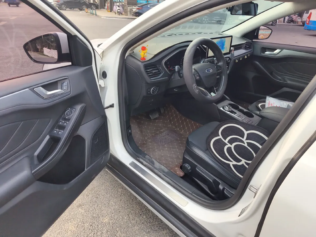 2020 Ford Focus Active 1.5T 174HP L3 8AT,autocango,china used car exporter,china ev exporter,chinese used car exporter,chinese used ev exporter