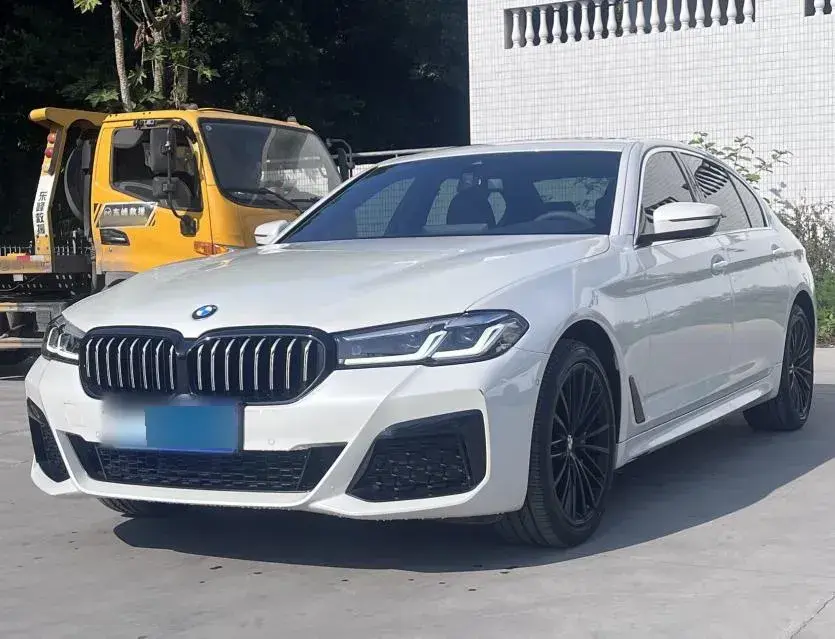 2023 BMW 5 Series 2.0T 245HP L4 8AT