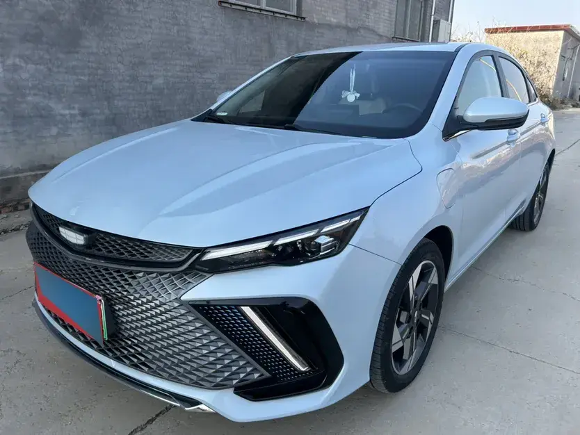 2022 Geely Emgrand L HiP 1.5T 181HP L4 3DHT PHEV 15.5KWH