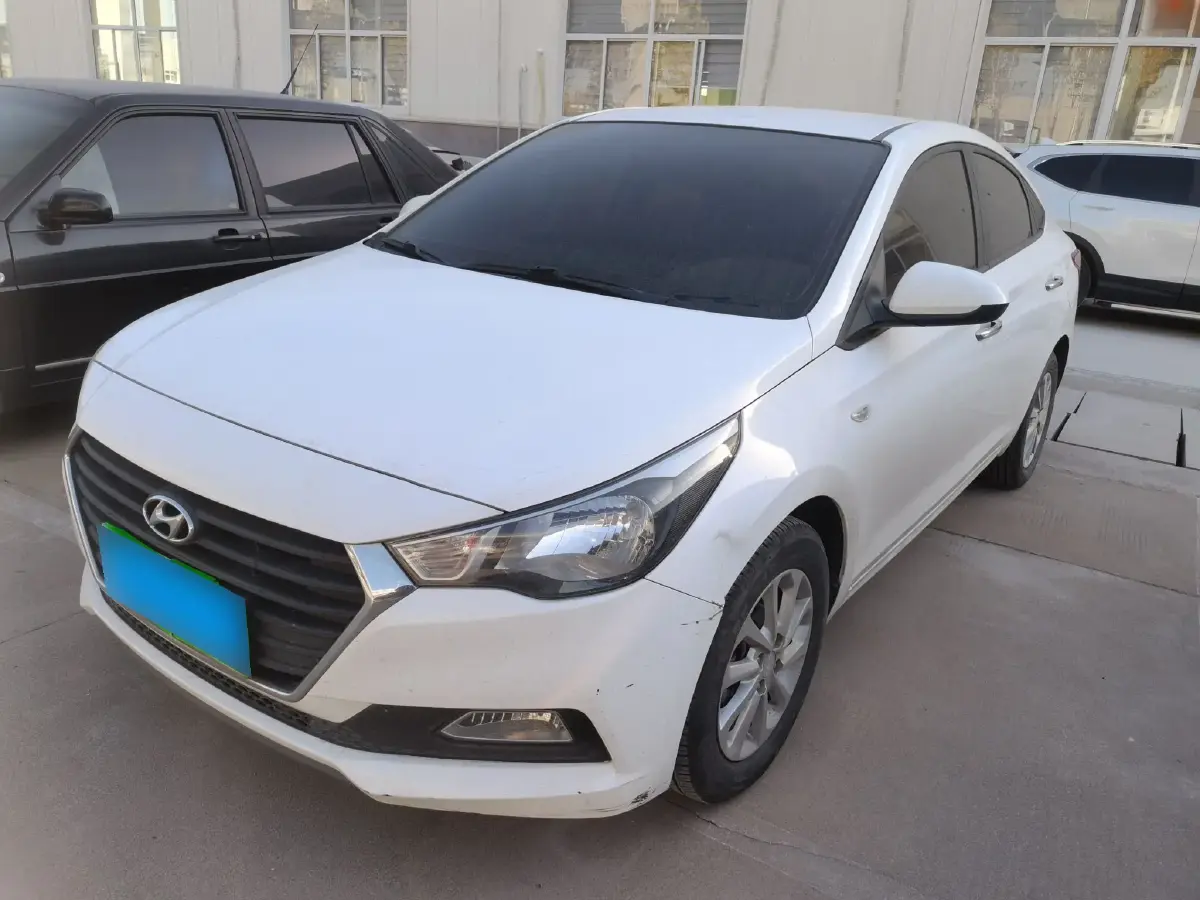 2016 Hyundai Verna 1.4L 100HP L4 6AT