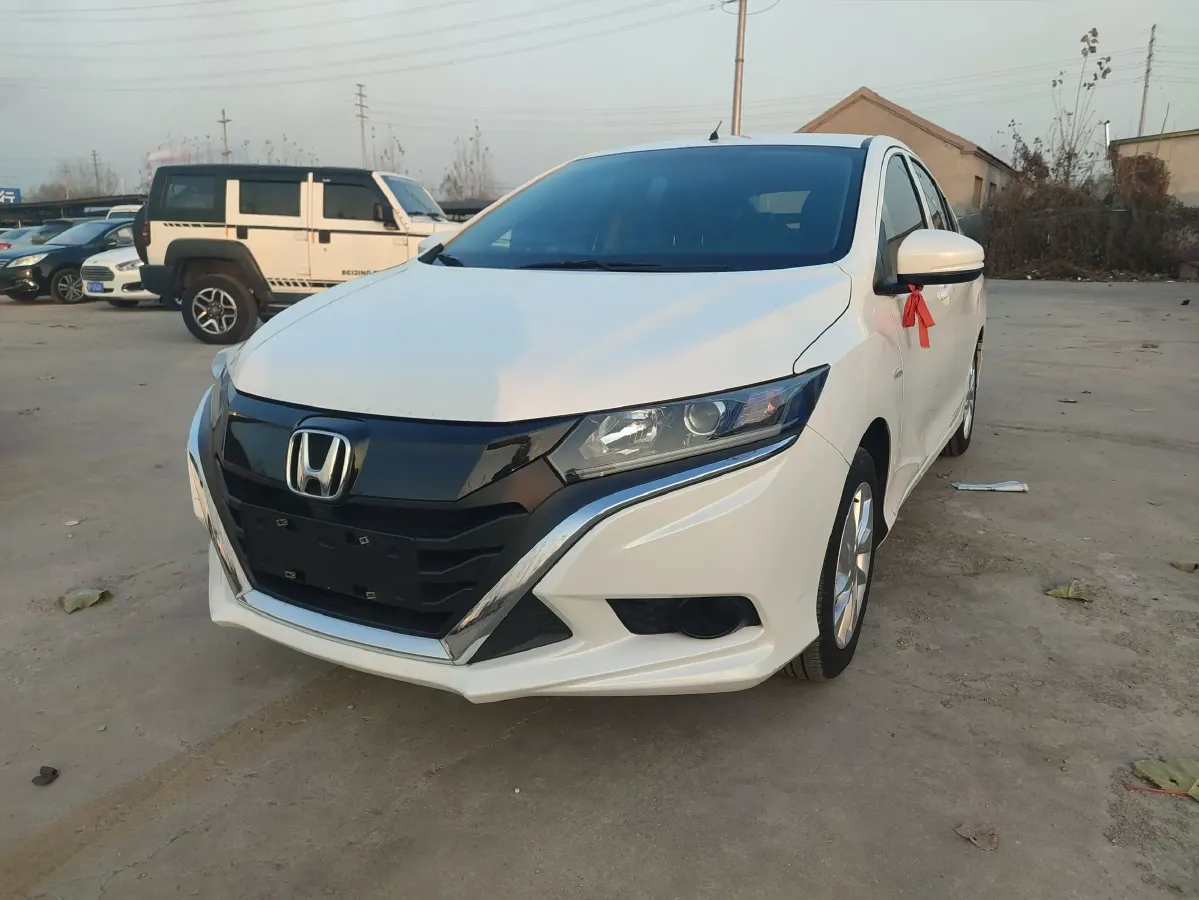 2017 Honda Gienia 1.5L 131HP L4 5MT,autocango,china used car exporter,china ev exporter,chinese used car exporter,chinese used ev exporter