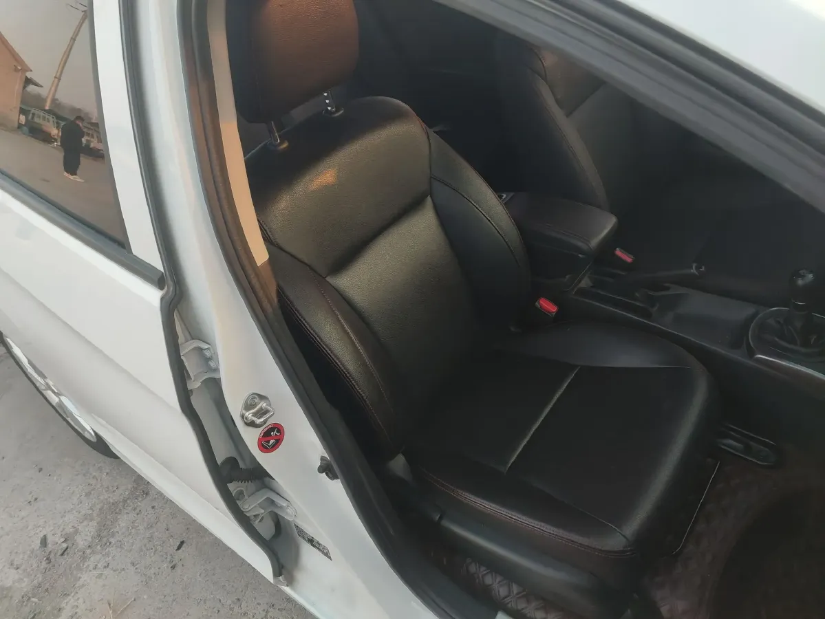 2017 Honda Gienia 1.5L 131HP L4 5MT,autocango,china used car exporter,china ev exporter,chinese used car exporter,chinese used ev exporter