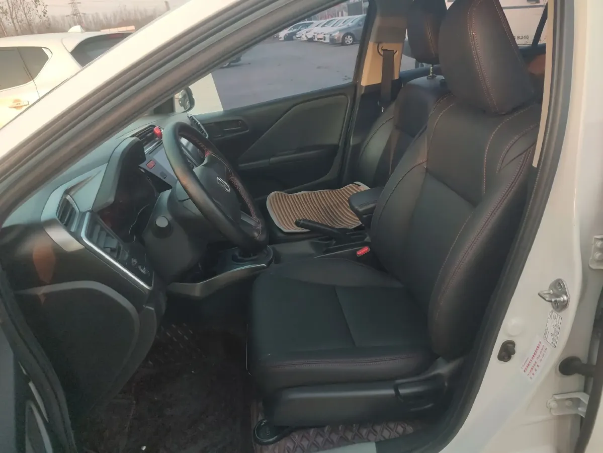 2017 Honda Gienia 1.5L 131HP L4 5MT,autocango,china used car exporter,china ev exporter,chinese used car exporter,chinese used ev exporter