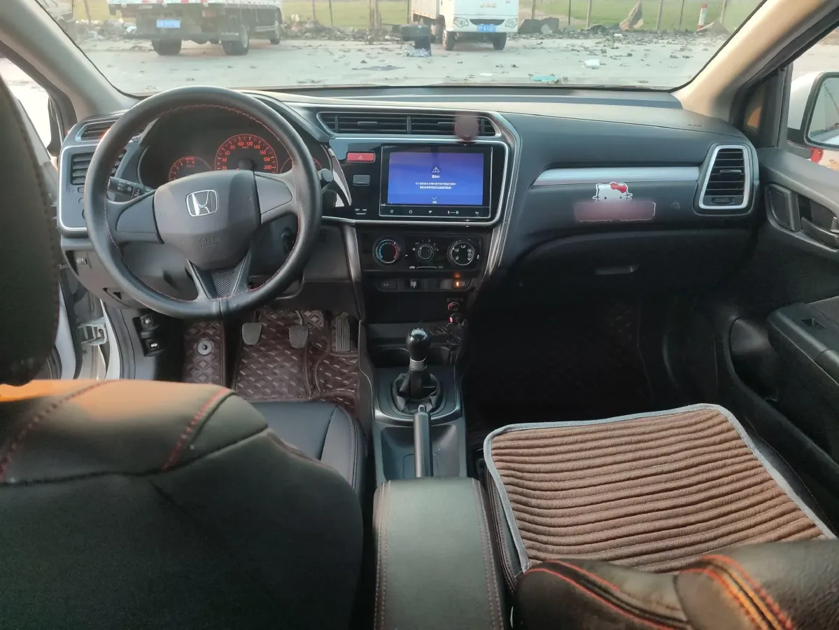 2017 Honda Gienia 1.5L 131HP L4 5MT,autocango,china used car exporter,china ev exporter,chinese used car exporter,chinese used ev exporter