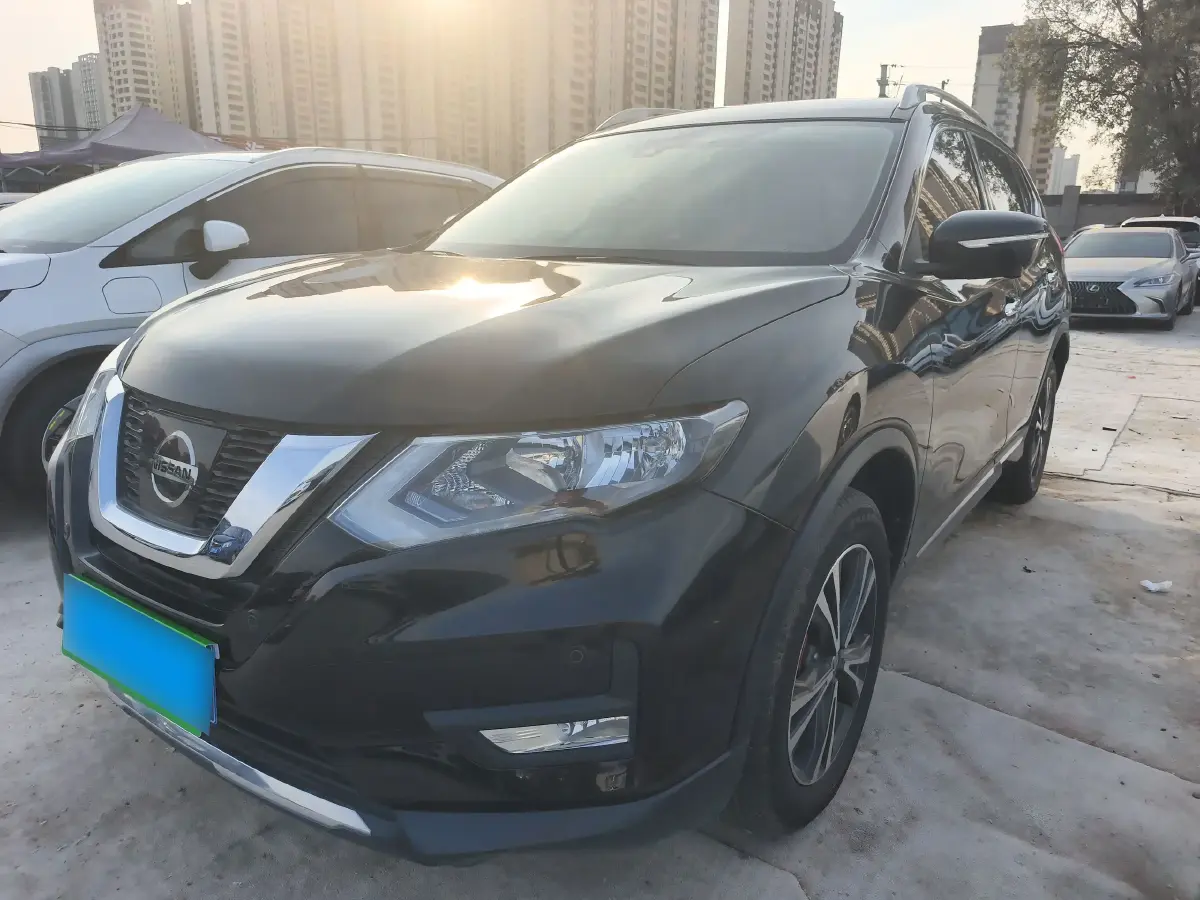 2019 Nissan X-Trail 2.5L 186HP L4 CVT