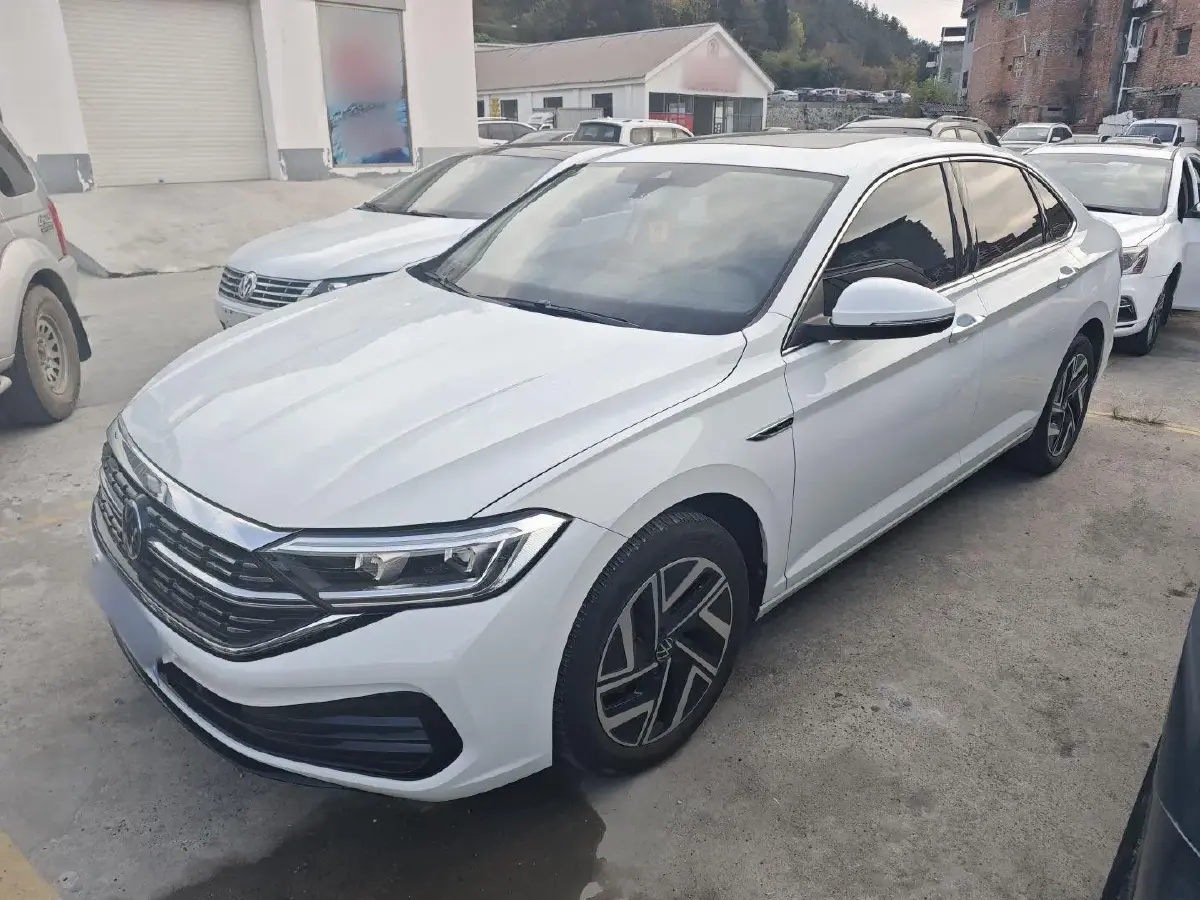 2023 Volkswagen Sagitar 1.2T 116HP L4 7DCT