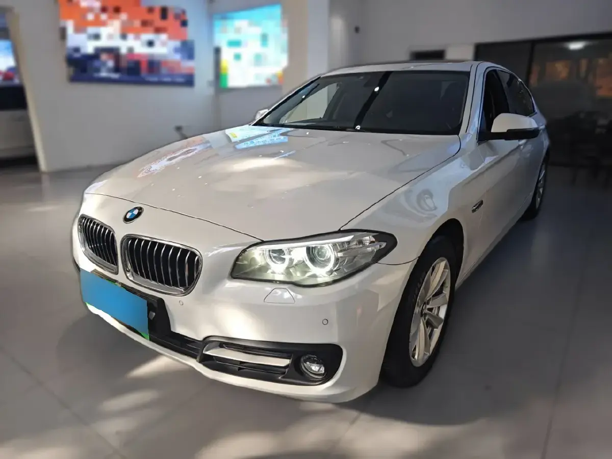 2017 BMW 5 Series 2.0T 184HP L4 8AT