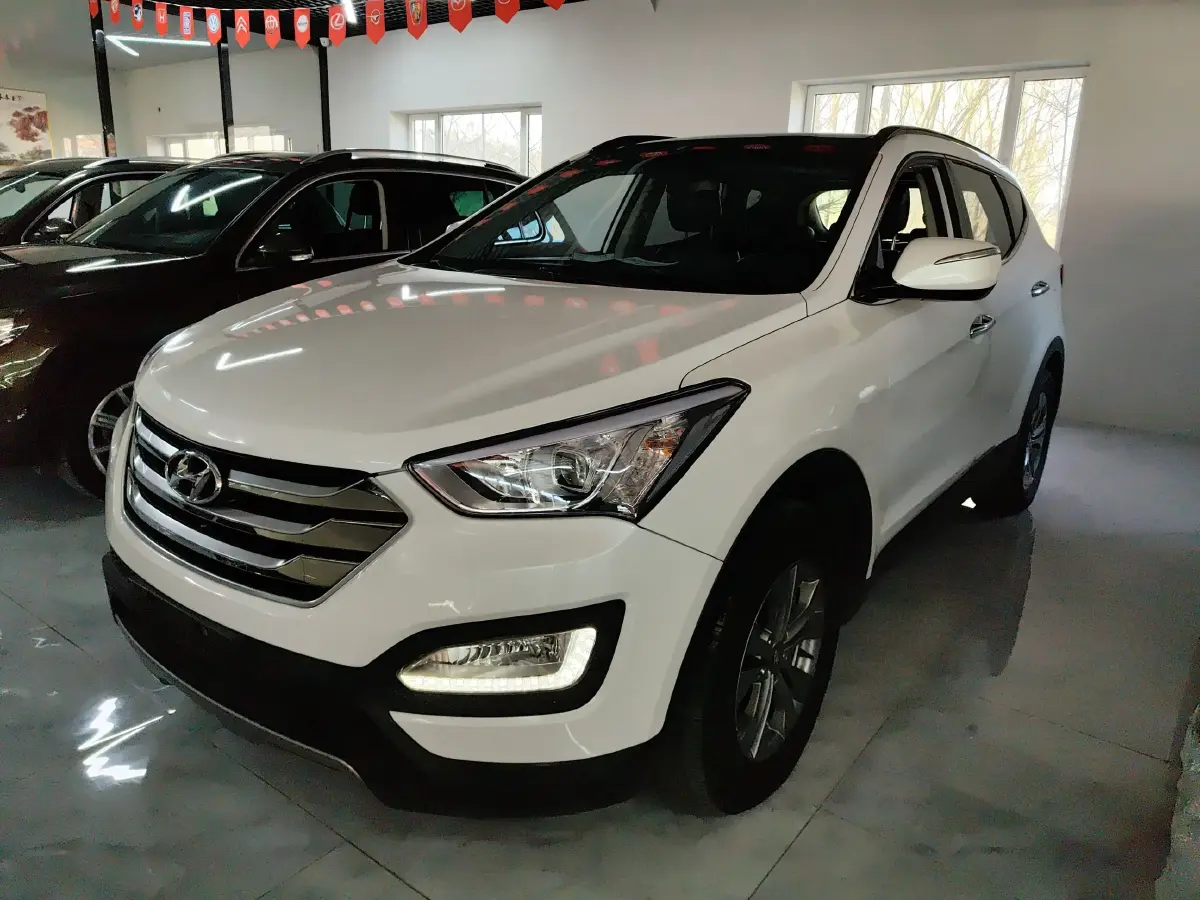 2015 Hyundai Santafe 2.0T 245HP L4 6AT