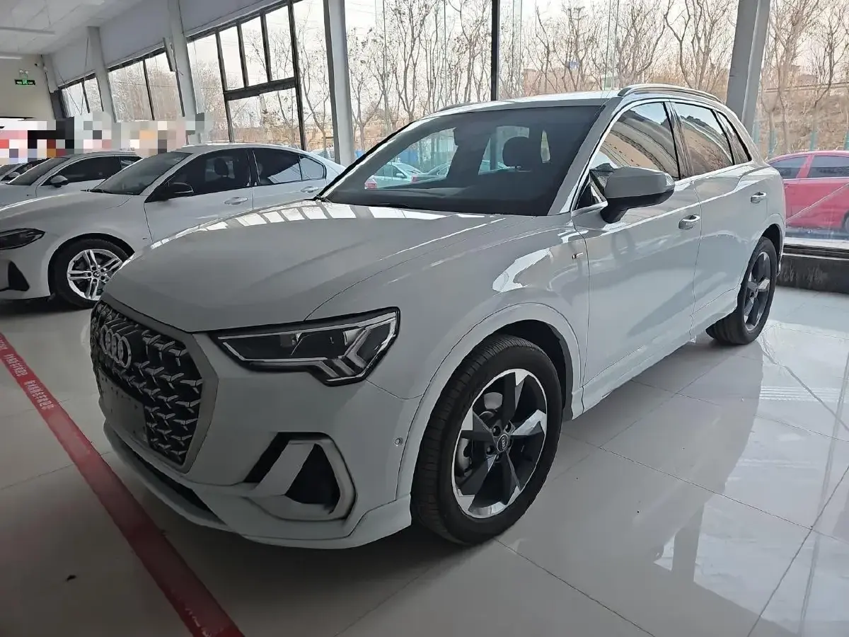 2024 Audi Q3 1.5T 160HP L4 7DCT