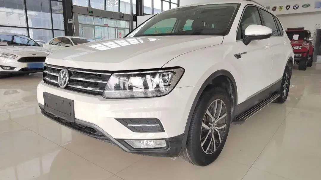 2017 Volkswagen Tiguan L 1.8T 180HP L4 7DCT