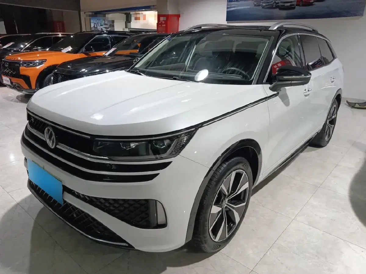 2023 Volkswagen Tavendor 2.0T 220HP L4 7DCT