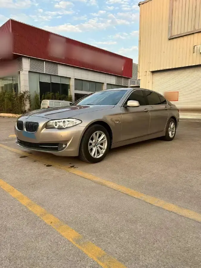 2013 BMW 5 Series 2.0T 184HP L4 8AT