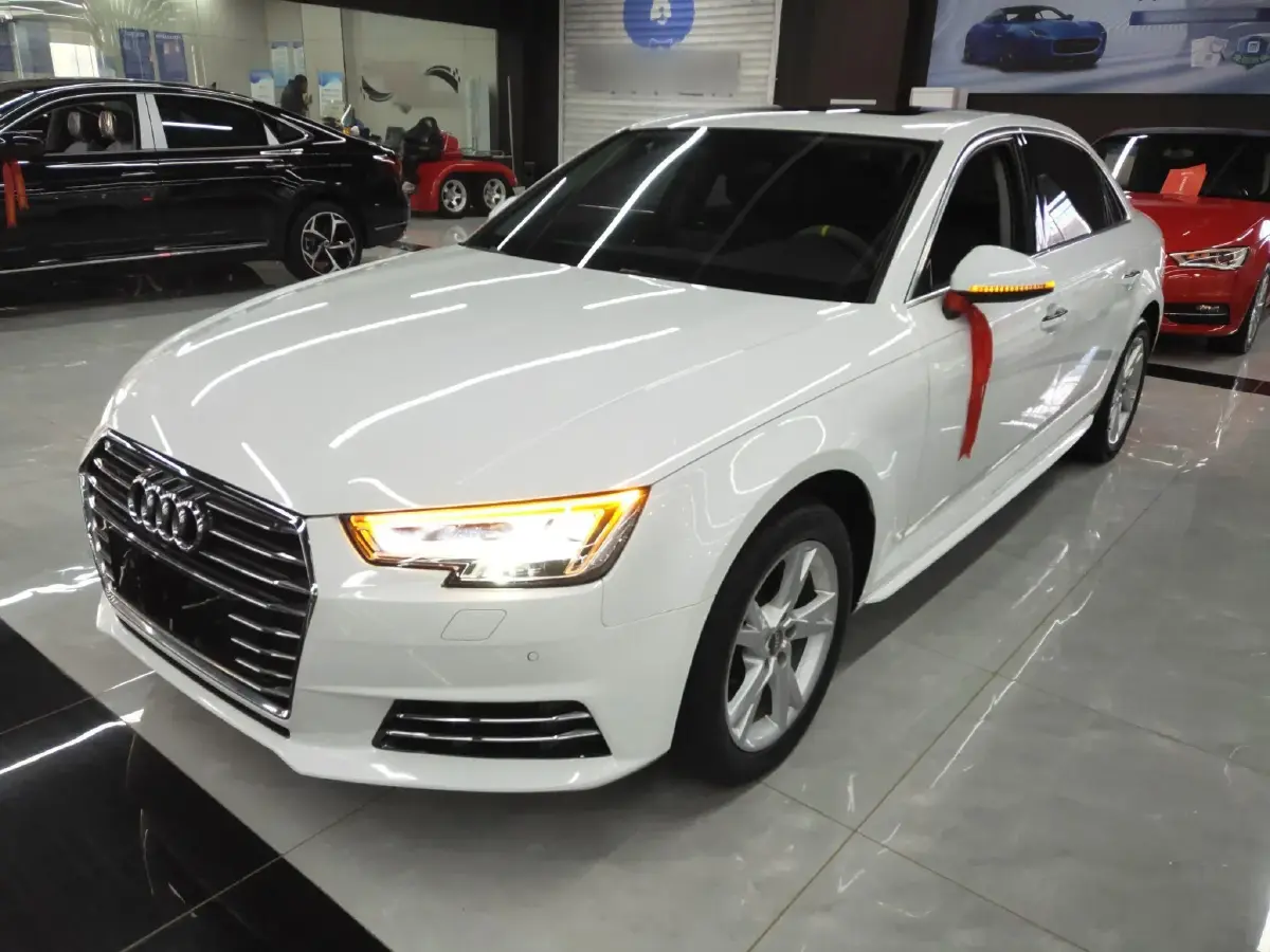 2018 Audi A4L 2.0T 190HP L4 7DCT
