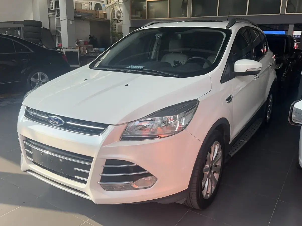 2015 Ford Kuga 2.0T 242HP L4 6AT