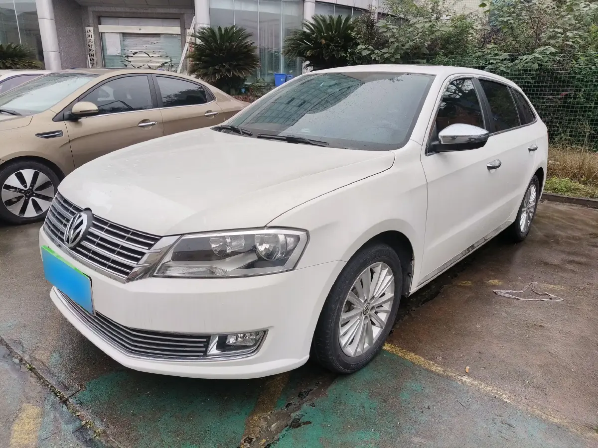 2013 Volkswagen Gran Lavida 1.6L 110HP L4 6AT