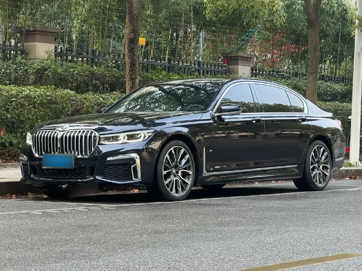 2021 BMW 7 Series 3.0T 340HP L6 8AT