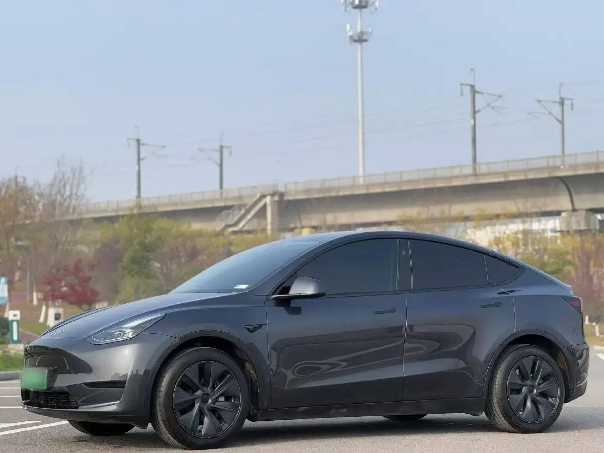 2024 Tesla Model Y BEV 60KWH