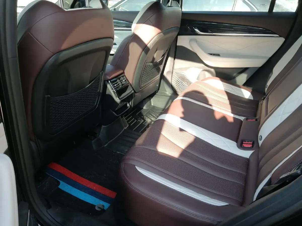 2021 Geely Monjaro 2.0T 218HP L4 7DCT,autocango,china used car exporter,china ev exporter,chinese used car exporter,chinese used ev exporter