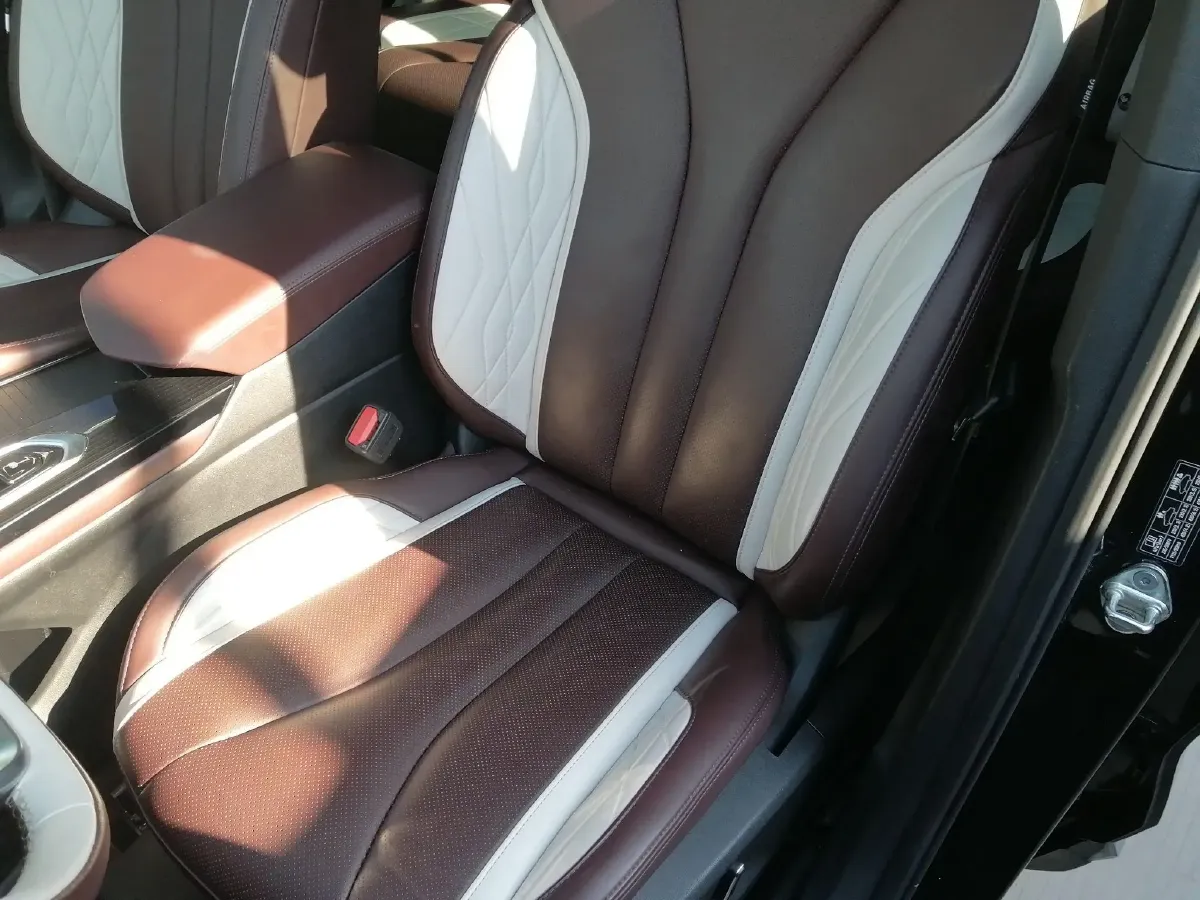 2021 Geely Monjaro 2.0T 218HP L4 7DCT,autocango,china used car exporter,china ev exporter,chinese used car exporter,chinese used ev exporter