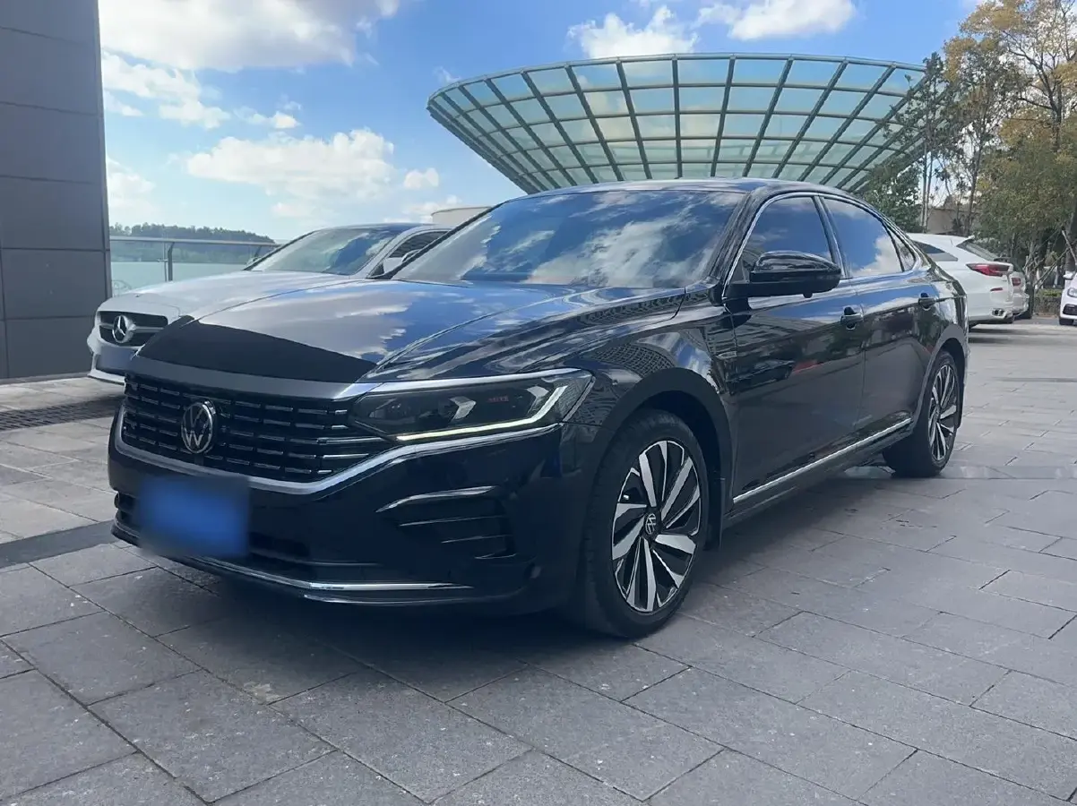 2022 Volkswagen Passat 2.0T 186HP L4 7DCT