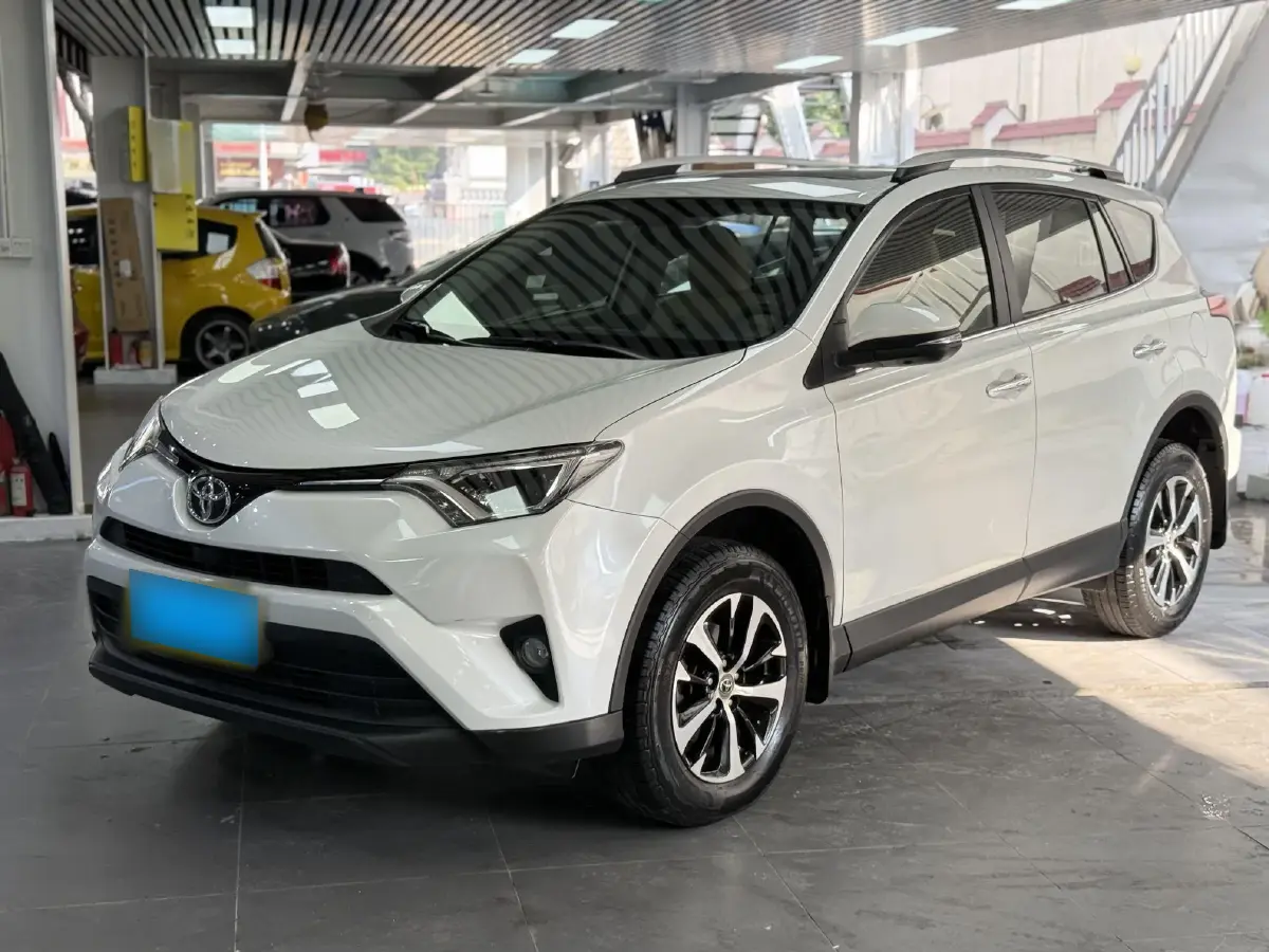 2016 Toyota RAV4 2.0L 151HP L4 CVT