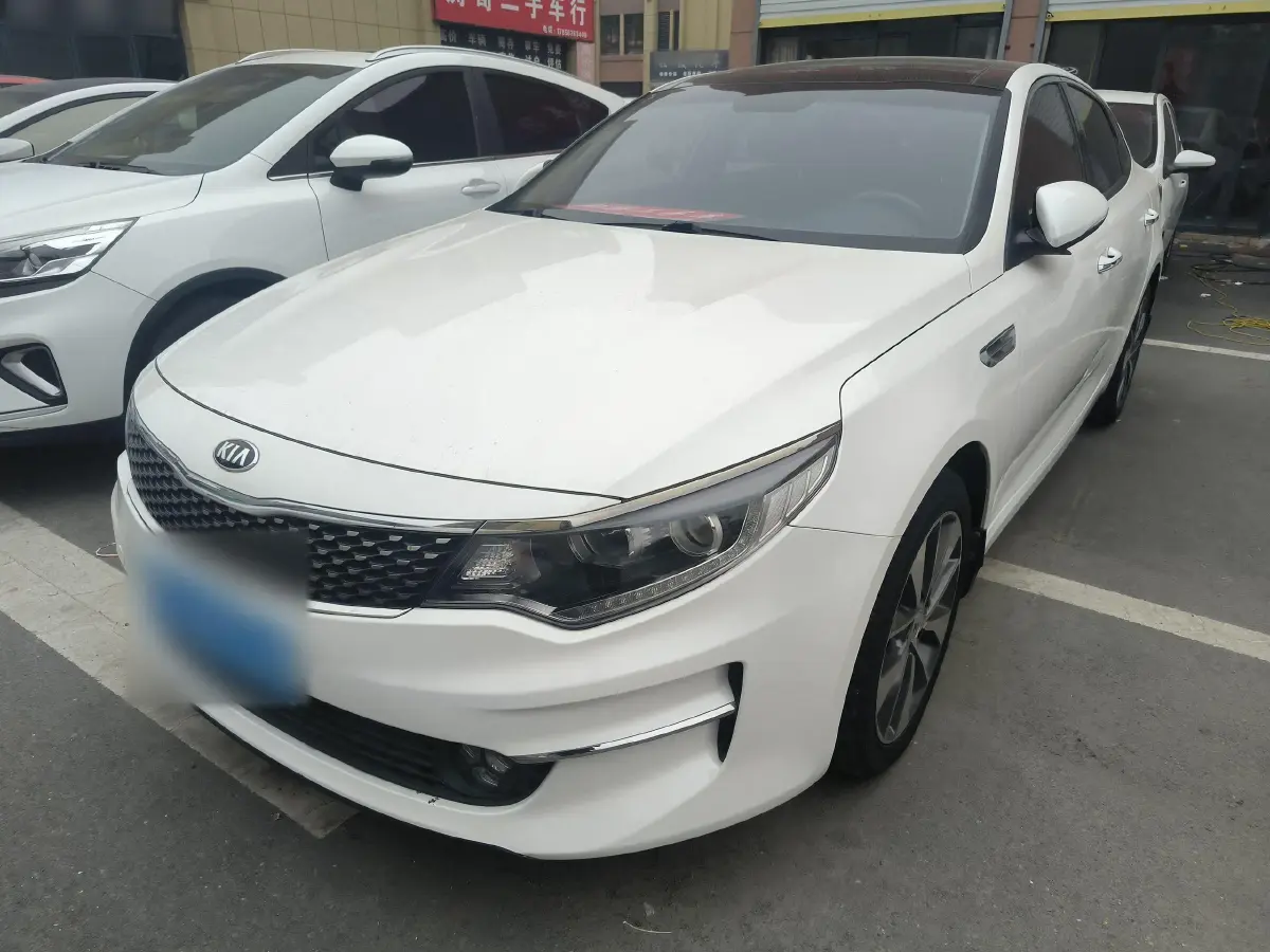 2017 Kia K5 2.0L 161HP L4 6AT