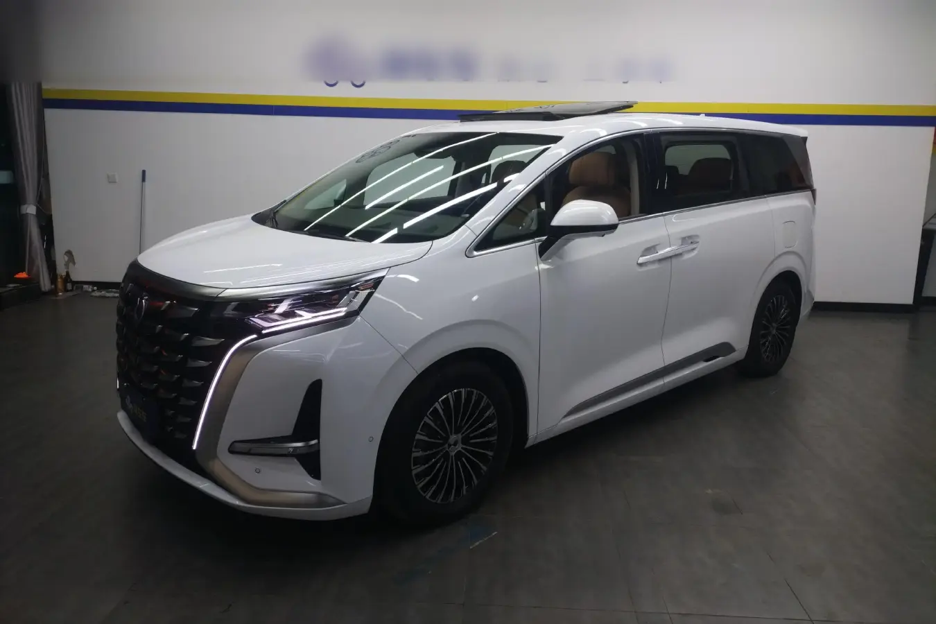 2022 Denza D9 1.5T 139HP L4 E-CVT PHEV 40.06KWH