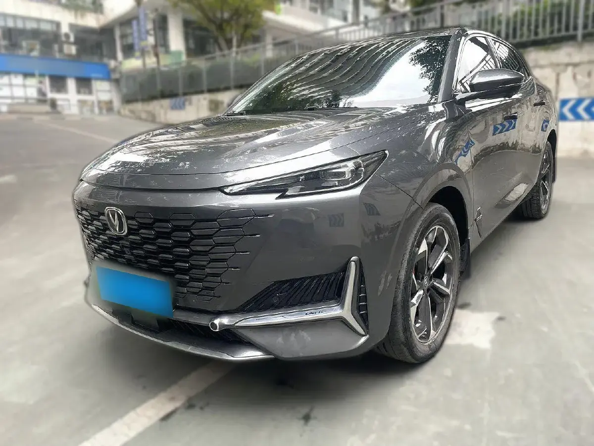 2022 ChangAn UNI-K iDD 1.5T 170HP L4 6TCT PHEV 30.74KWH