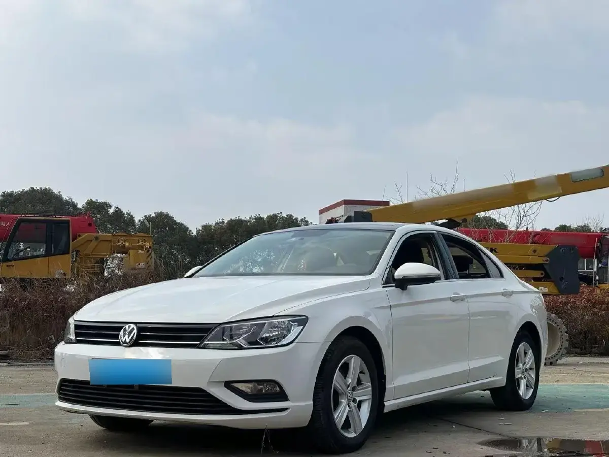 2017 Volkswagen Lamando 1.4T 131HP L4 7DCT