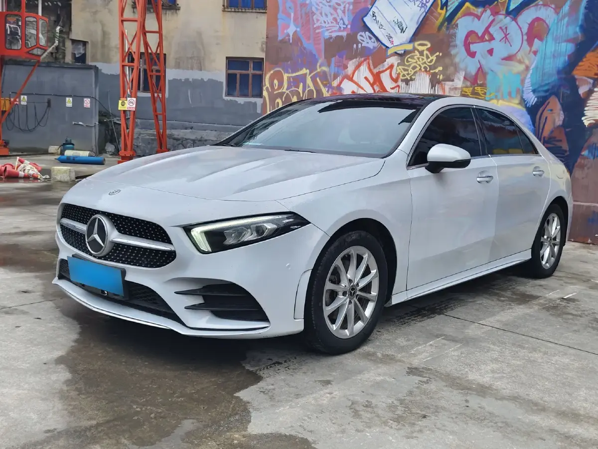 2019 Mercedes-Benz A Class 1.3T 163HP L4 7DCT