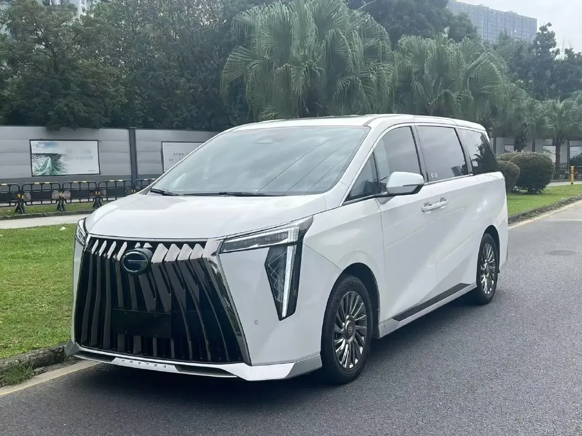 2023 GAC Trumpchi M8 2.0T 190HP L4 E-CVT Hybrid