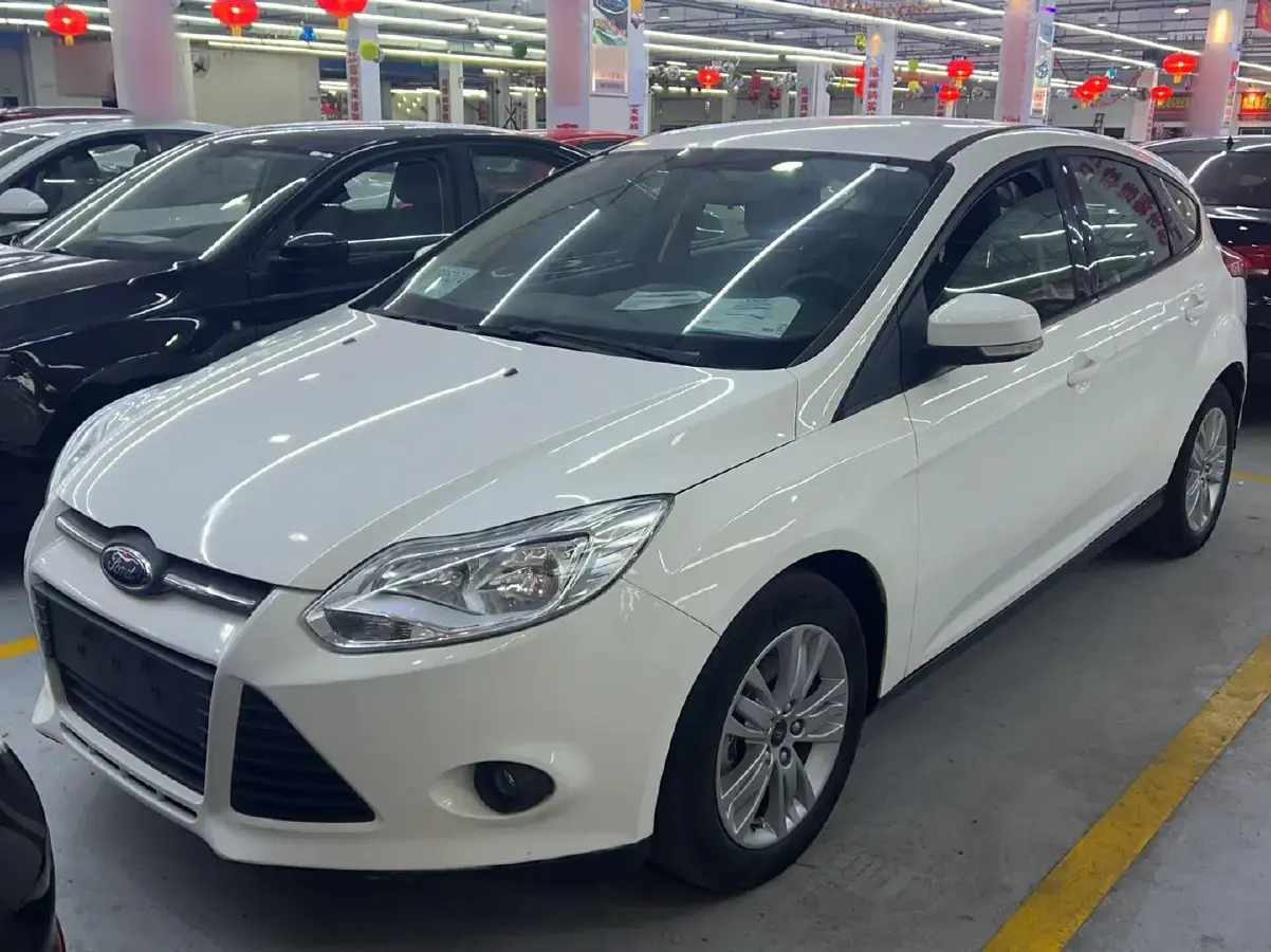 2012 Ford Focus 1.6L 125HP L4 5MT
