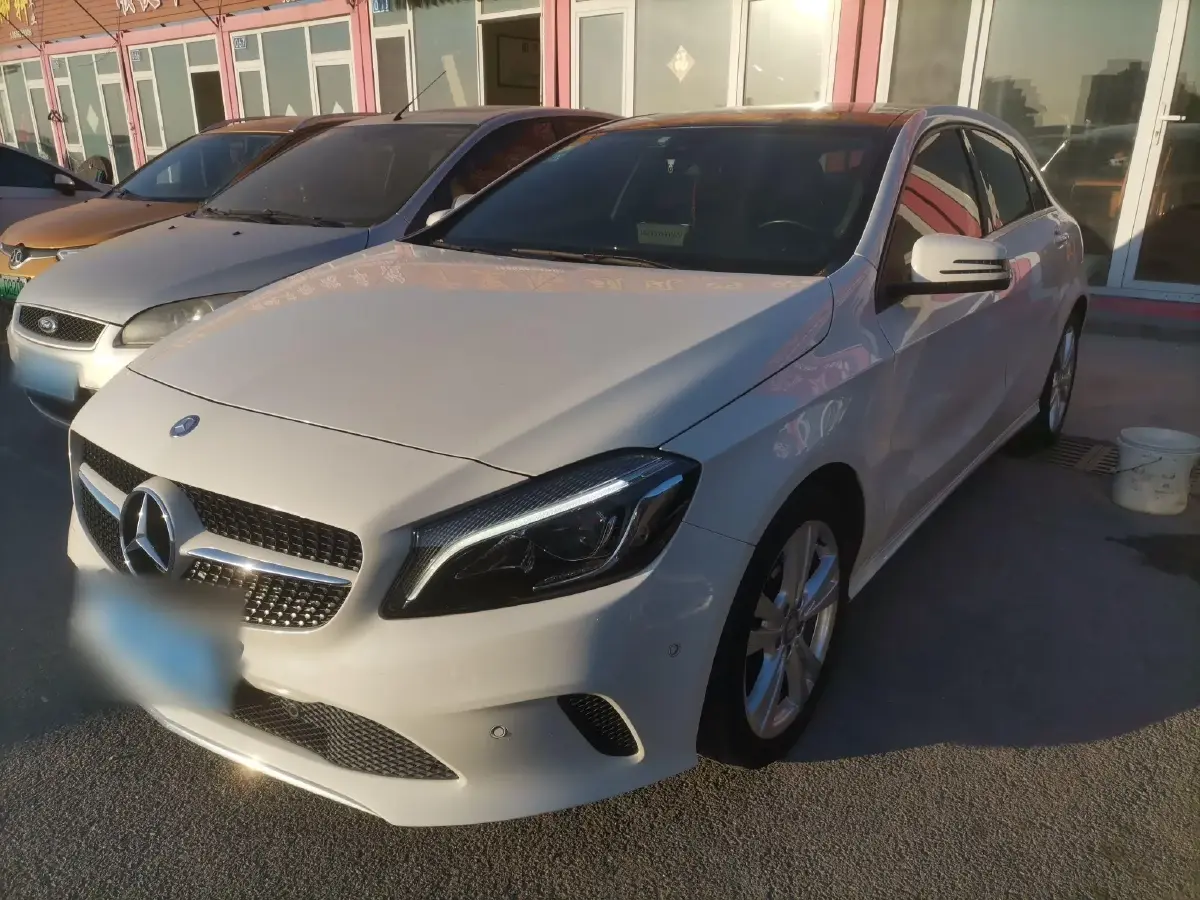 2017 Mercedes-Benz A Class 1.6T 156HP L4 7DCT