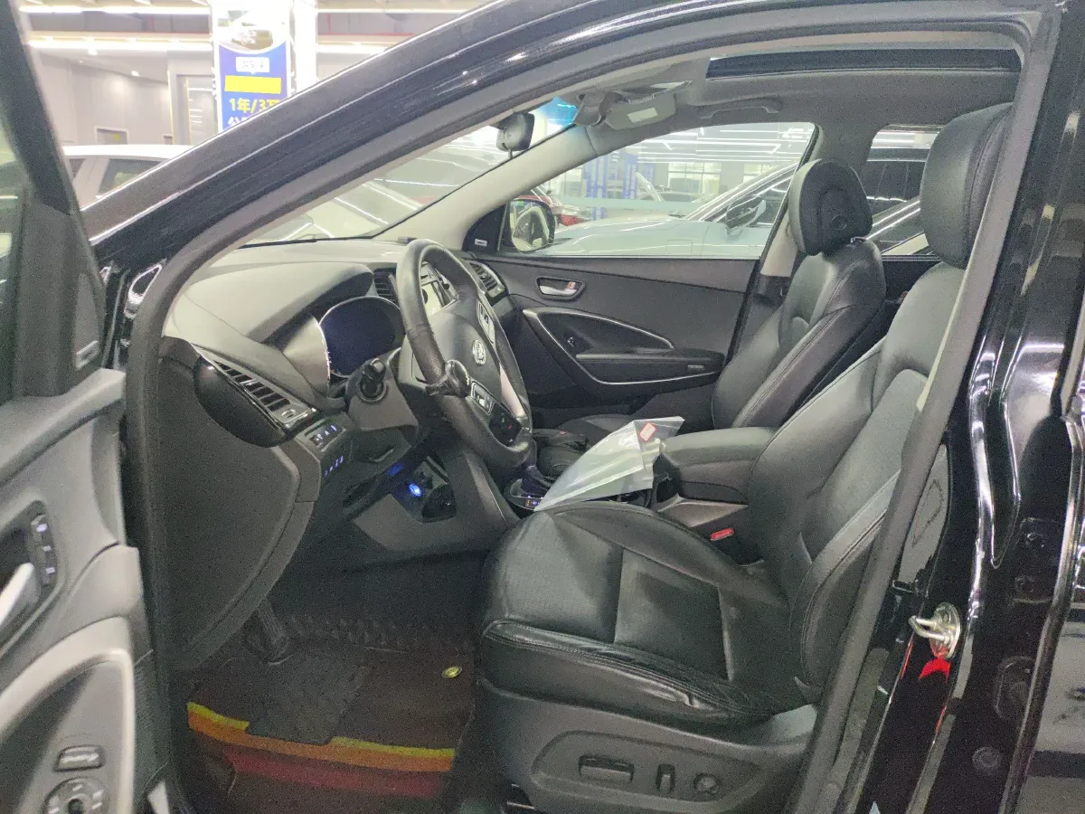 2013 Hyundai Grand SantaFe 3.0L 264HP V6 6AT,autocango,china used car exporter,china ev exporter,chinese used car exporter,chinese used ev exporter