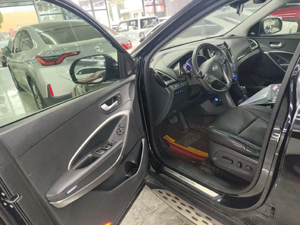 2013 Hyundai Grand SantaFe 3.0L 264HP V6 6AT,autocango,china used car exporter,china ev exporter,chinese used car exporter,chinese used ev exporter