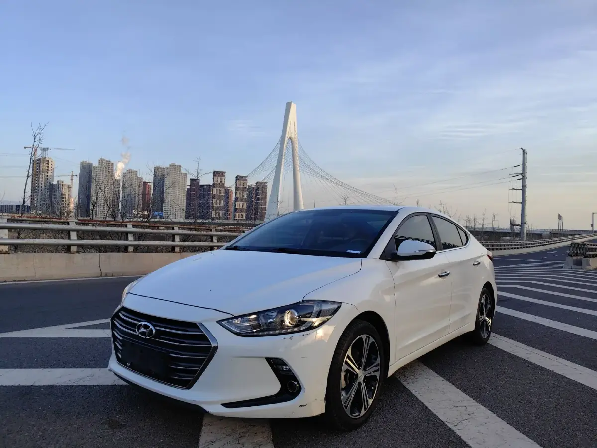 2018 Hyundai Elantra 1.4T 130HP L4 7DCT