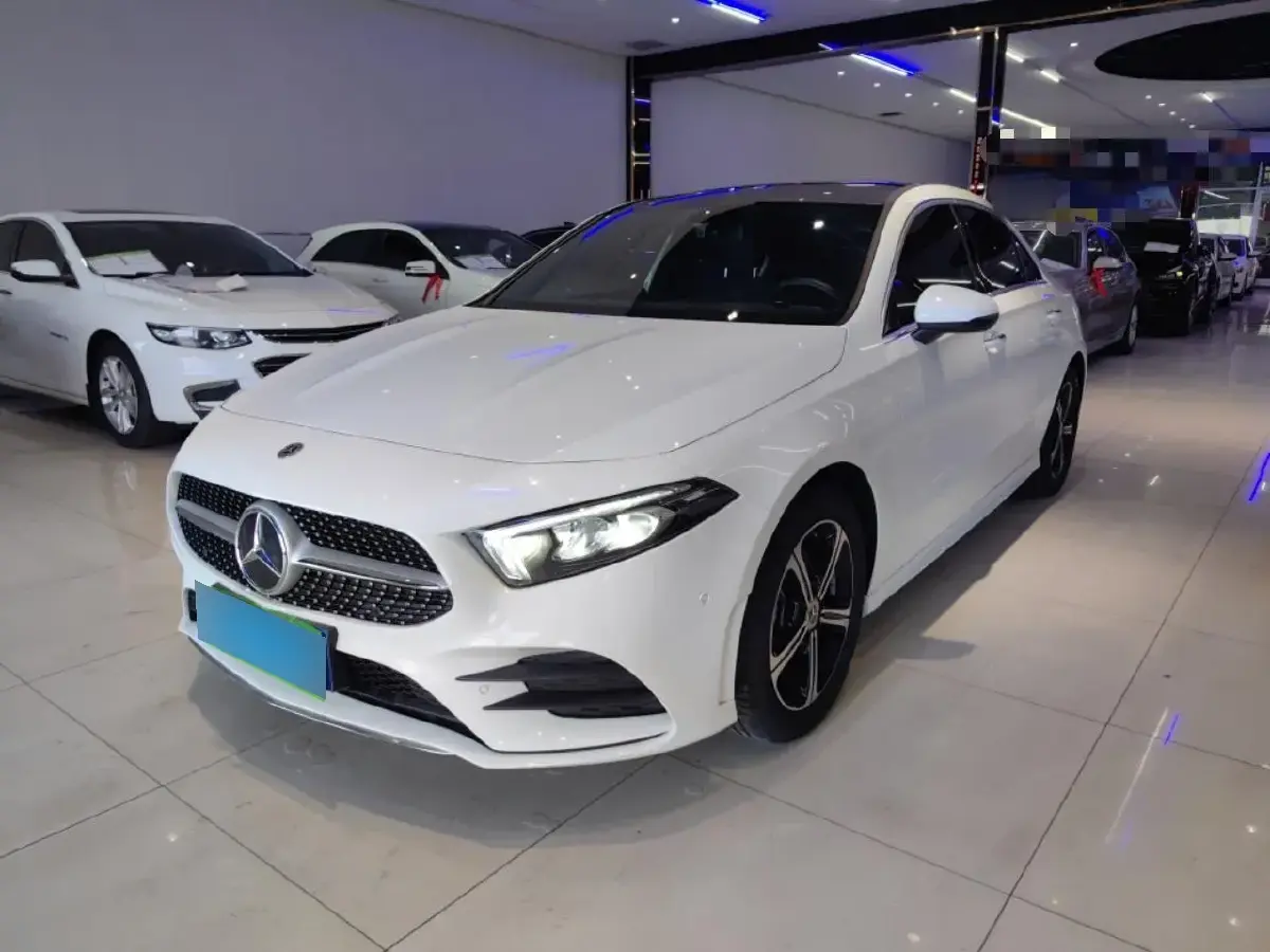 2022 Mercedes-Benz A Class 1.3T 163HP L4 7DCT