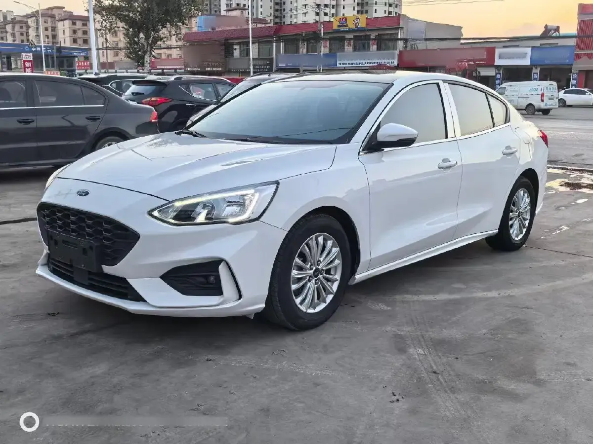 2020 Ford Focus 1.5L 122HP L3 6AT