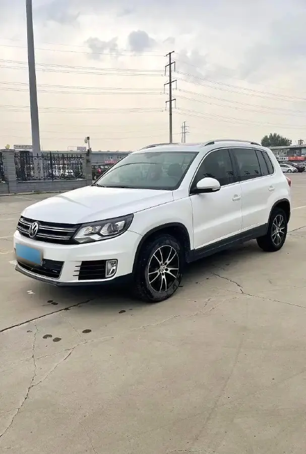 2015 Volkswagen Tiguan 2.0T 200HP L4 6AT