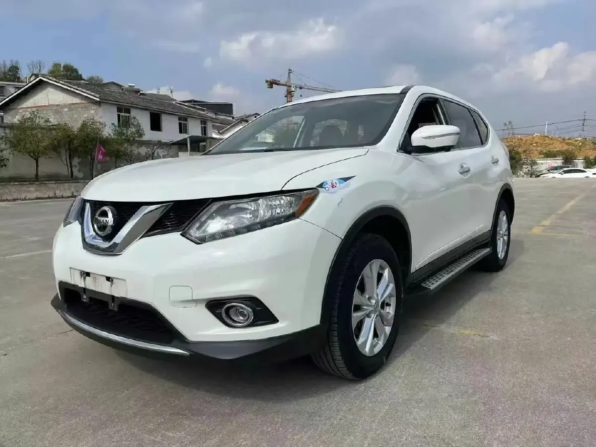 2015 Nissan X-Trail 2.0L 150HP L4 CVT