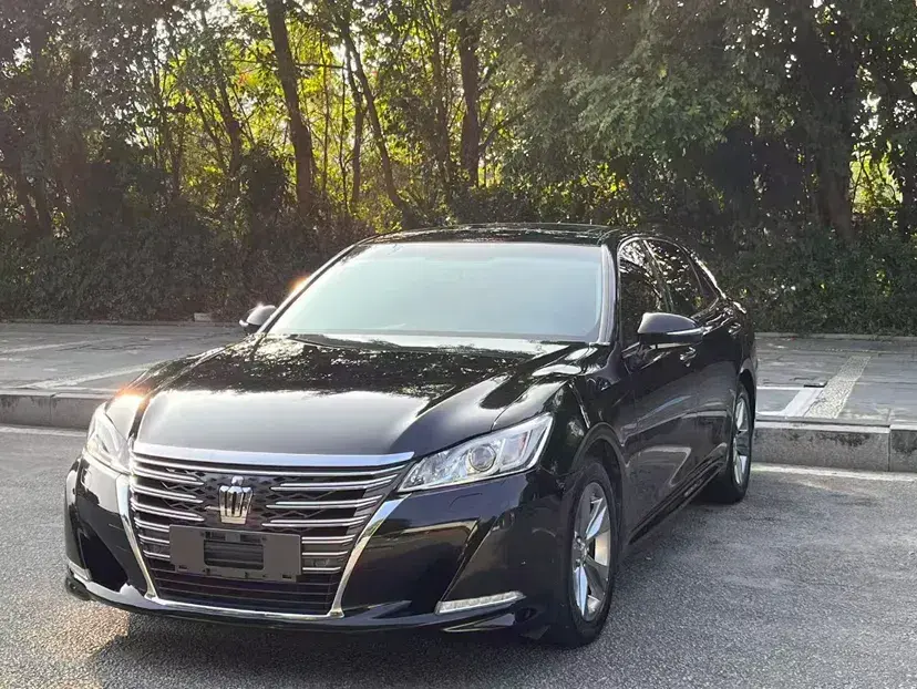 2015 Toyota Crown 2.0T 235HP L4 8AT