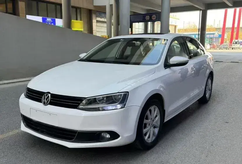2012 Volkswagen Sagitar 1.6L 105HP L4 6AT