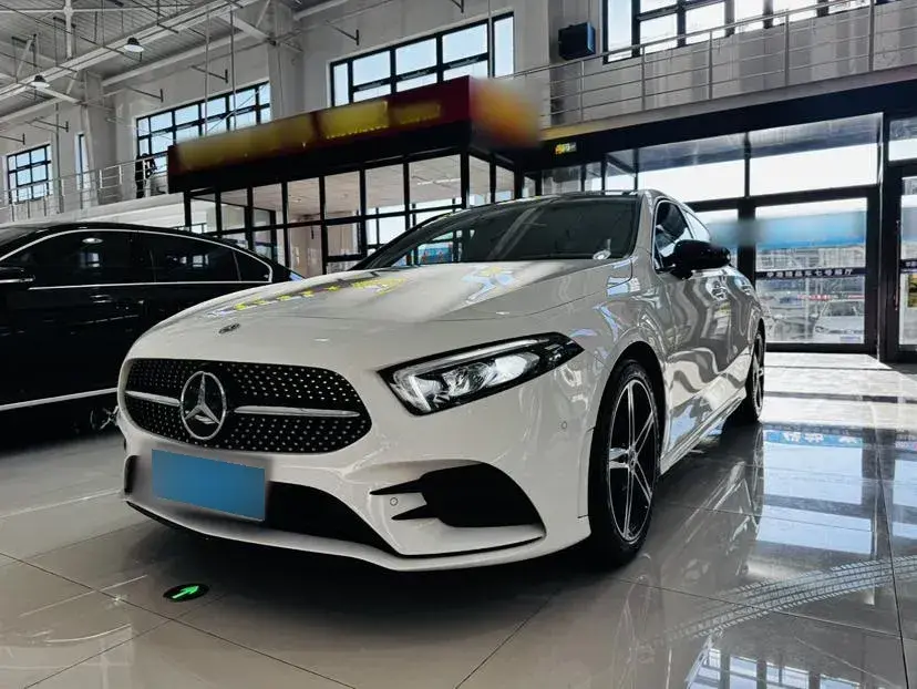 2019 Mercedes-Benz A Class 2.0T 190HP L4 7DCT