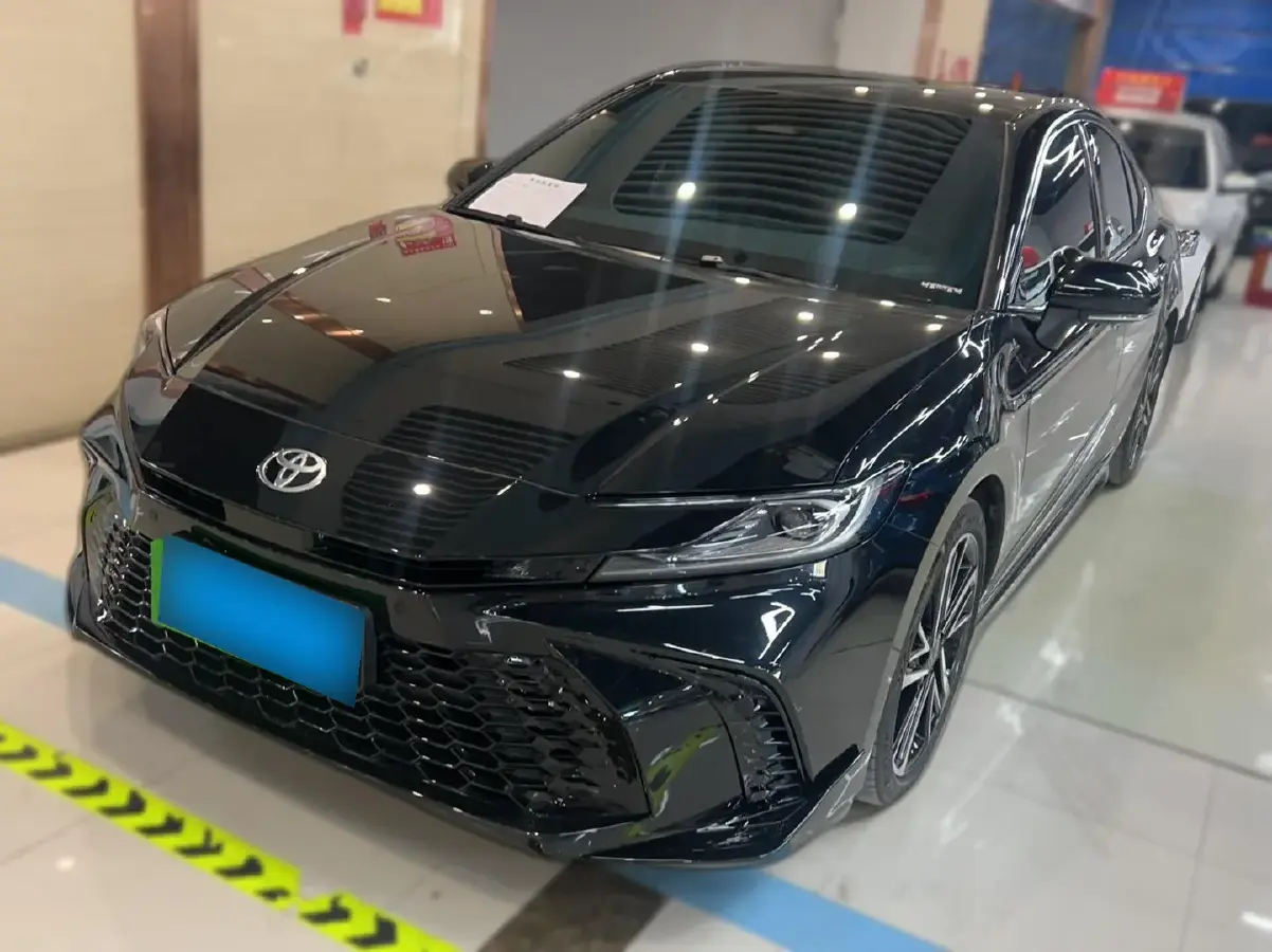 2024 Toyota Camry 2.0L 152HP L4 E-CVT Hybrid