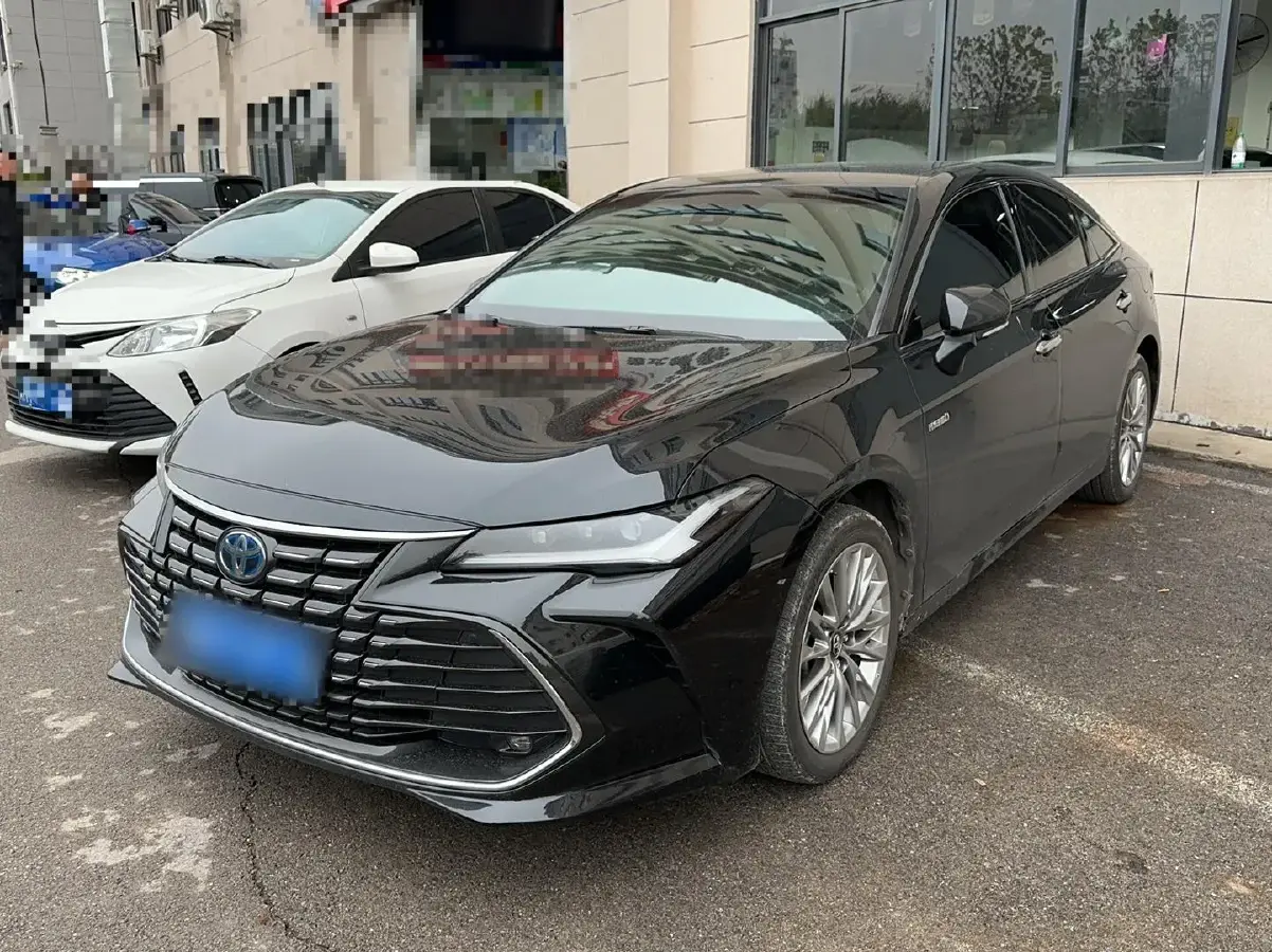 2022 Toyota Avalon 2.5L 178HP L4 E-CVT Hybrid