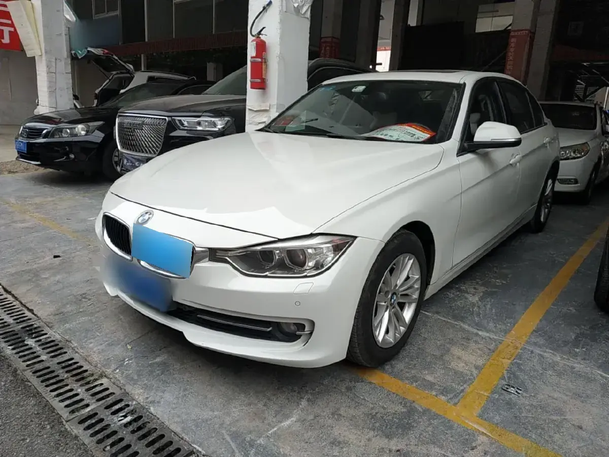 2015 BMW 3 Series 1.6T 136HP L4 8AT