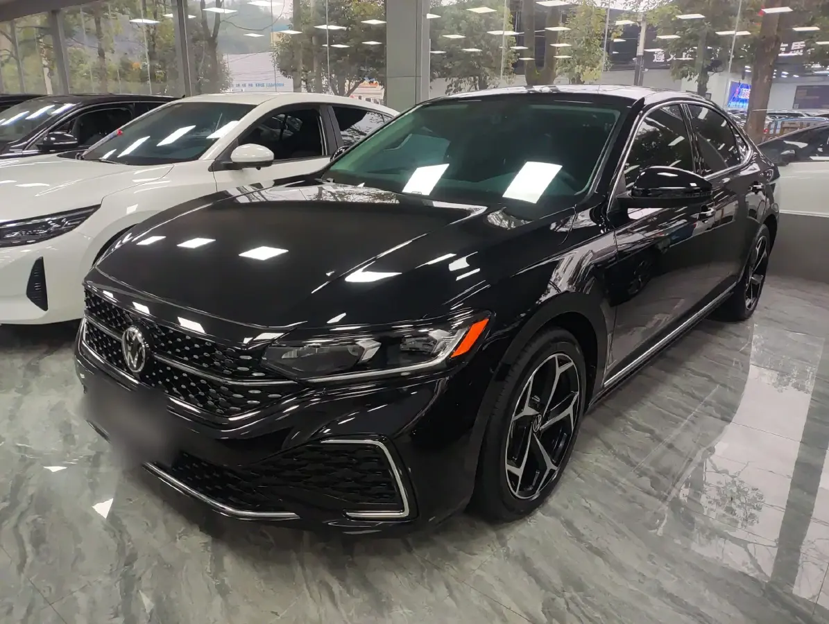 2024 Volkswagen Passat 2.0T 186HP L4 7DCT