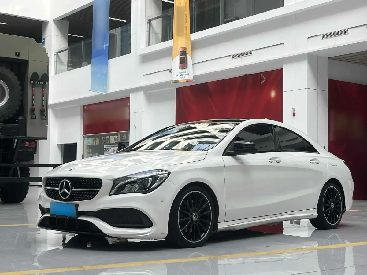 2017 Mercedes-Benz CLA Class 2.0T 184HP L4 7DCT