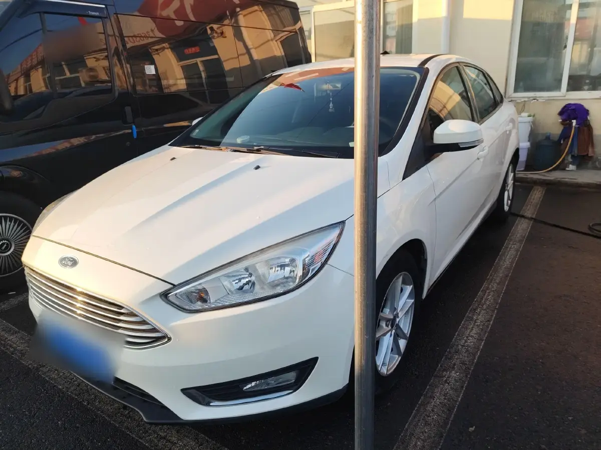 2017 Ford Focus 1.6L 125HP L4 6DCT